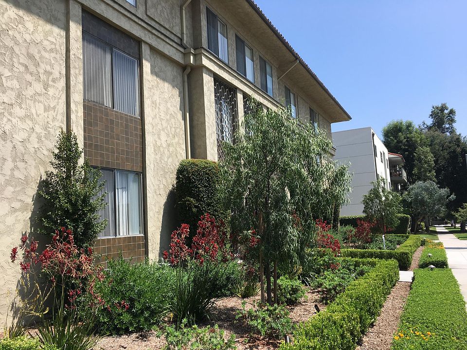 2nd image of 400 S Mentor Ave APT 104