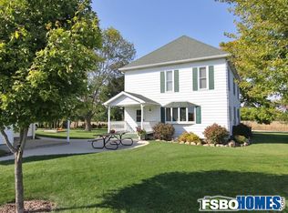 4654 Yates Rd, Palo, IA 52324