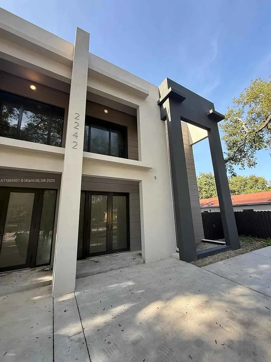 Building Photo - NW 99th Ter