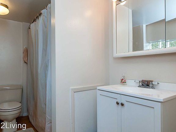 4th image of 119 S 16th St #1