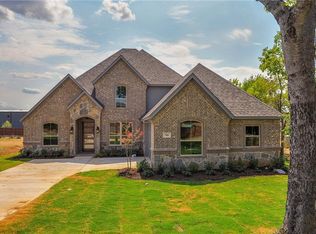 704 Mansfield Cardinal Rd, Kennedale, TX 76060