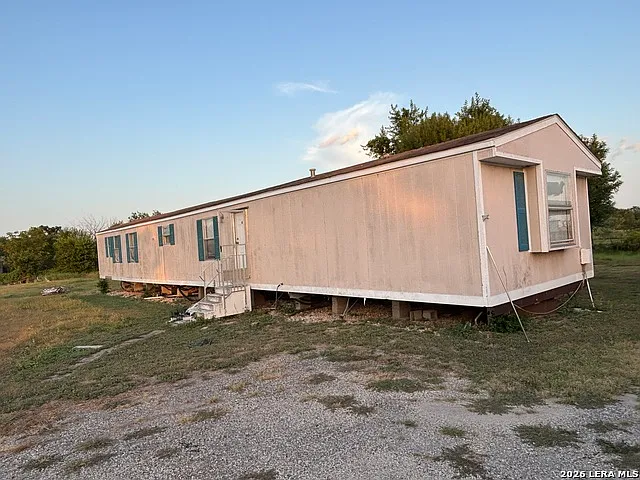 3 bed, 2.0 bath, 1216 sqft, $1,400 — Photo 1