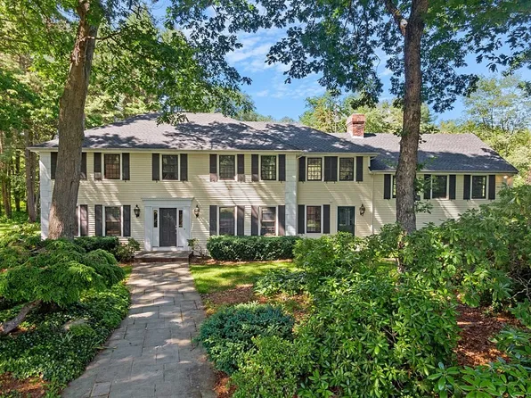 445 E Riding Dr, Carlisle, MA 01741