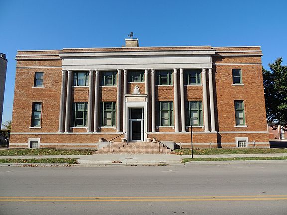 2nd image of 102 S National Ave