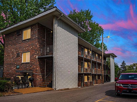 2nd image of 3320 Greenwood Blvd