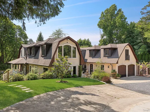 91 Crescent Beach Road, Glen Cove, NY 11542