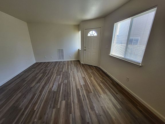 4th image of 315 Sweetwater Cir #Swe0315-a