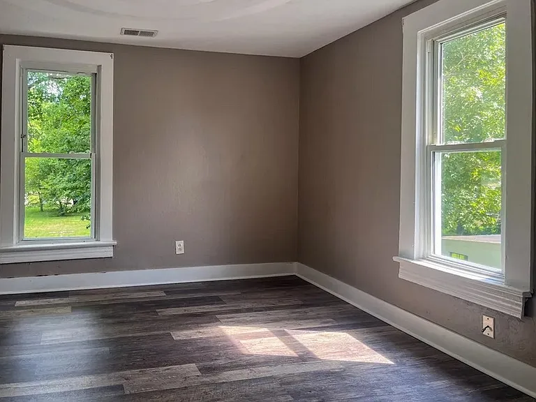7 Earl Ave #7 — Photo 8