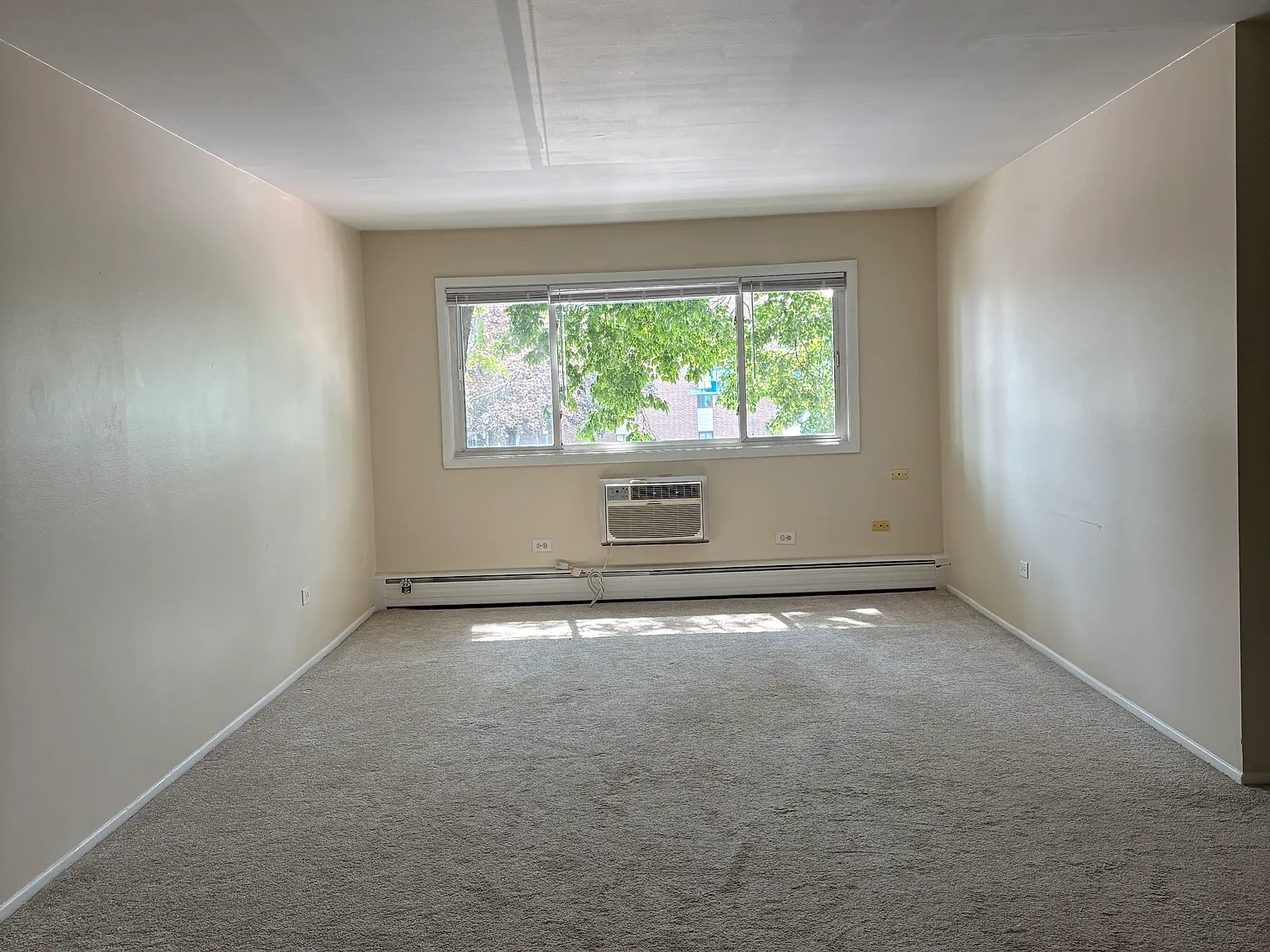 1 bed, 1.0 bath, $1,595 — Photo 2