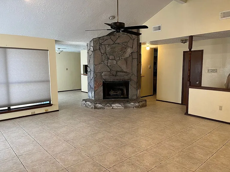 3605 Trailwood Dr — Photo 1