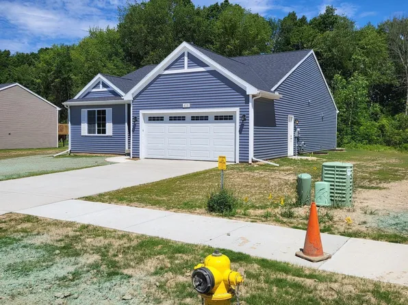 4518 Rose Ct, Potterville, MI 48876