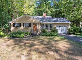 15 Loughberry Rd, Saratoga Springs, NY 12866