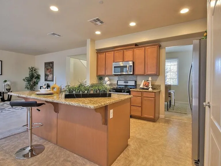 238 W Santa Clara Dr — Photo 11