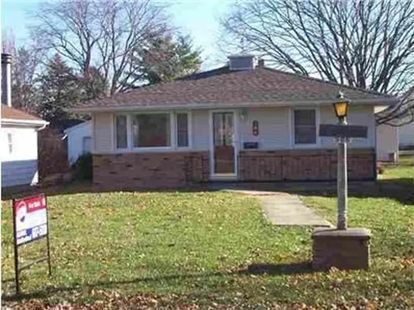 306 N 3rd St, Dunlap, IL 61525