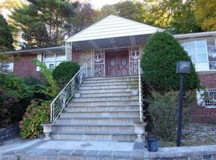 201 Sprain Rd, Scarsdale, NY 10583