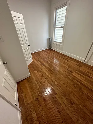 Rented by New York Realty Minimax Inc | media 6