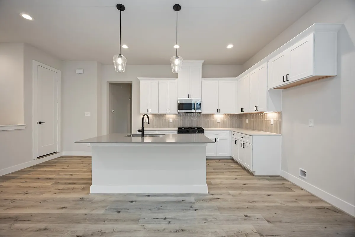 Unit Photo - 6110 De Campo St