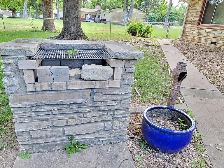 14411 W Maple St — Photo 44