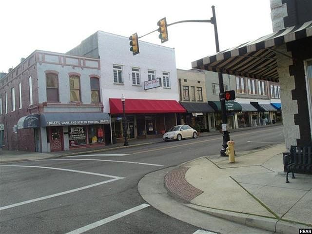 1st image of 204 1st St S