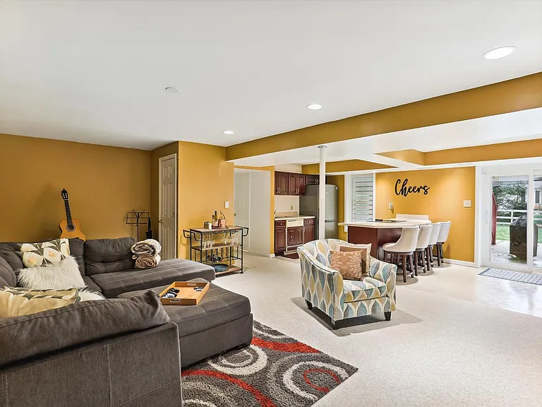 15237 Jones Ln — Photo 12