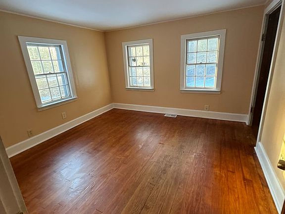 4th image of 20 Hillside Rd