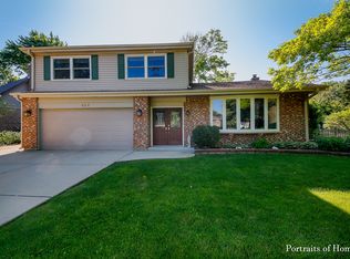 554 Stafford Ln, Glen Ellyn, IL 60137