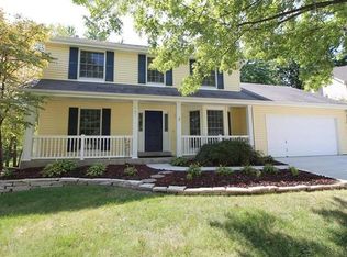 867 Oakmoor Dr, Fenton, MO 63026