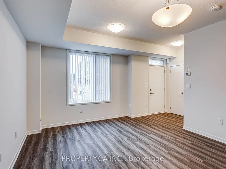 80 Honeycrisp Cres #Townhouse 377 — Photo 5