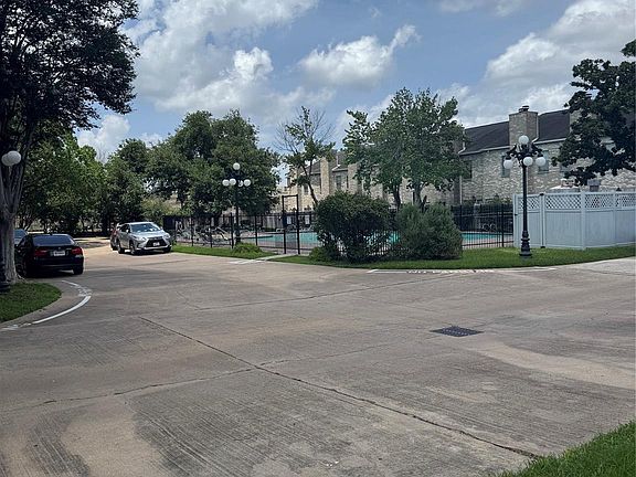 3rd image of 6000 Reims Rd APT 3006