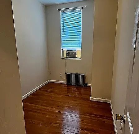 2nd image of 3229 Steinway St #2F