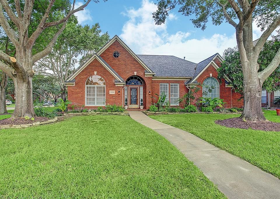 1st image of 2438 Shelby Park Dr