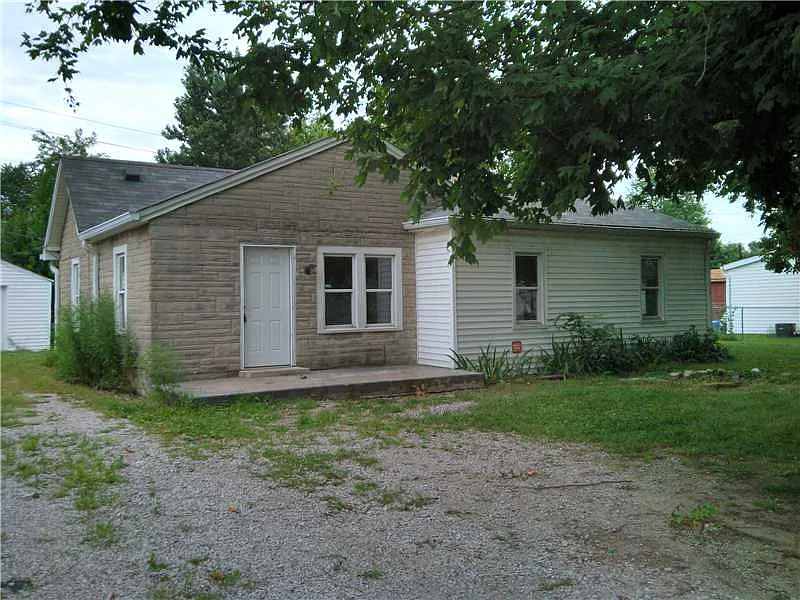 2944 Foltz St photo 1