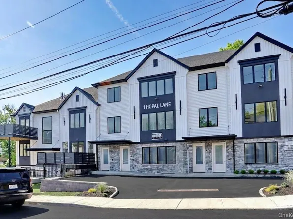 1 Hopal Lane #102, Monsey, NY 10952