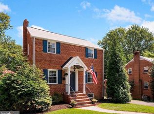 2017 N Illinois St, Arlington, VA 22205