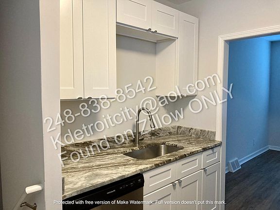 2nd image of 8429 Roseland Ct