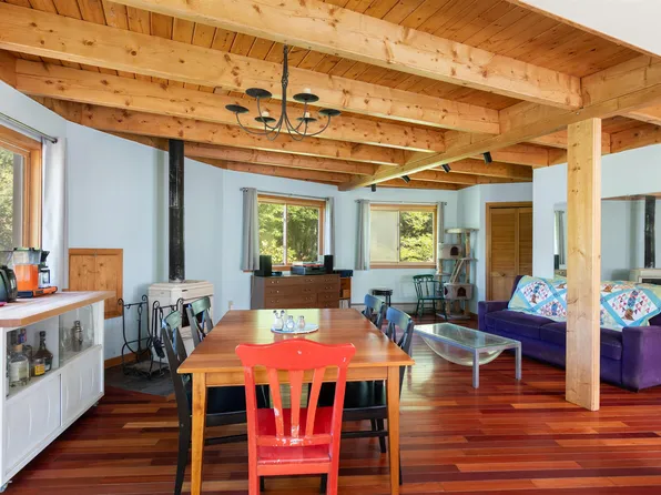 295 Ten Stones Circle, Charlotte, VT 05445