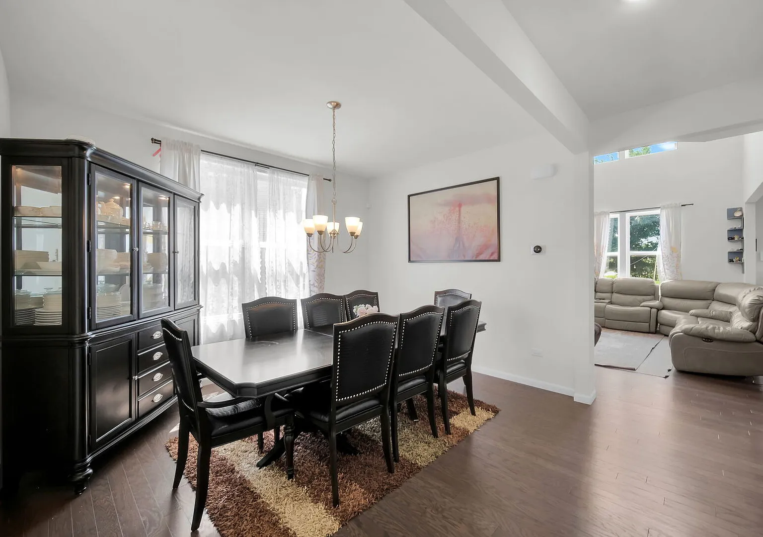 5 bed, 3261 sqft, $5,300 — Photo 4