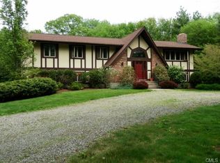 64 W Maiden Ln, Monroe, CT 06468