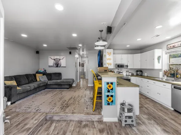 3809 Central St, Evans, CO 80620
