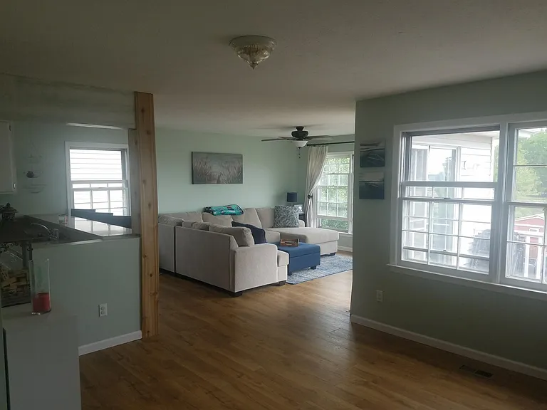105 Yukon St — Photo 5