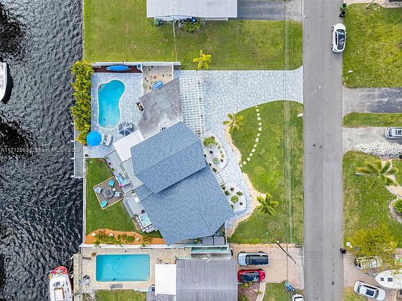 3rd image of 2518 Tortugas Ln