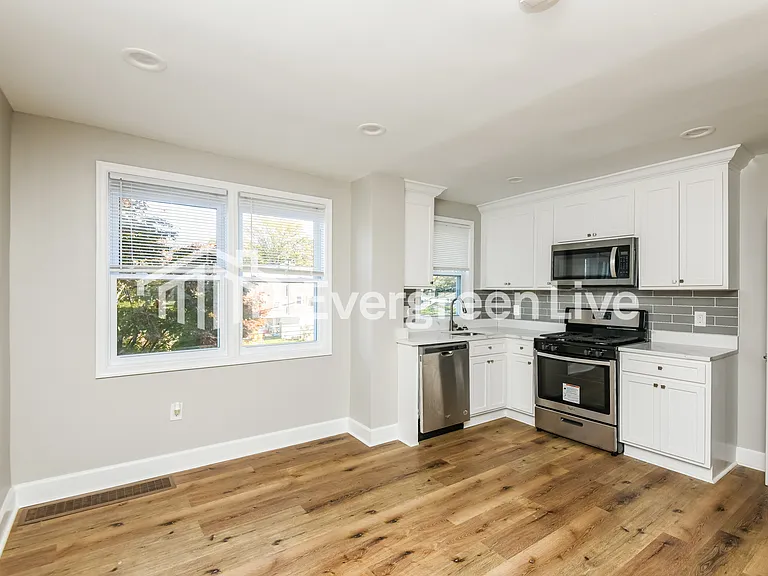 412 5th Ave — Photo 5