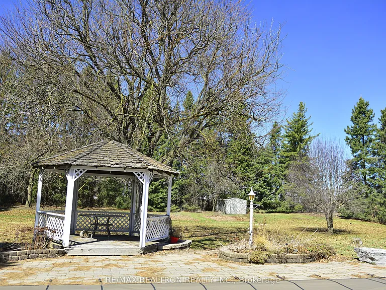 1998 Green Ln E — Photo 34