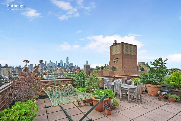 Sold by Sotheby's International Realty | media 7