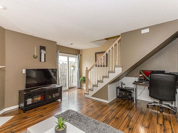 3rd image of 1401 SE Norwood Dr #158A