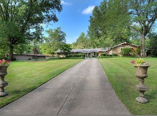 28700 Belcourt Rd, Pepper Pike, OH 44124