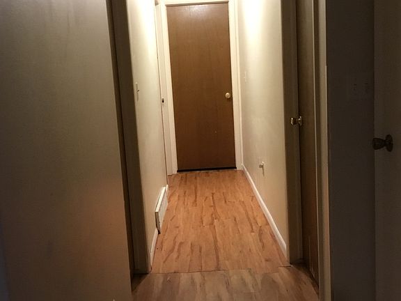 Hallaway to bedroom