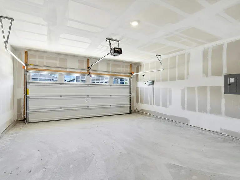 320 Fairfax Ave — Photo 30