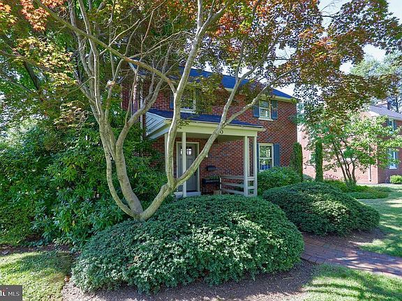 3rd image of 950 Salisbury Ct