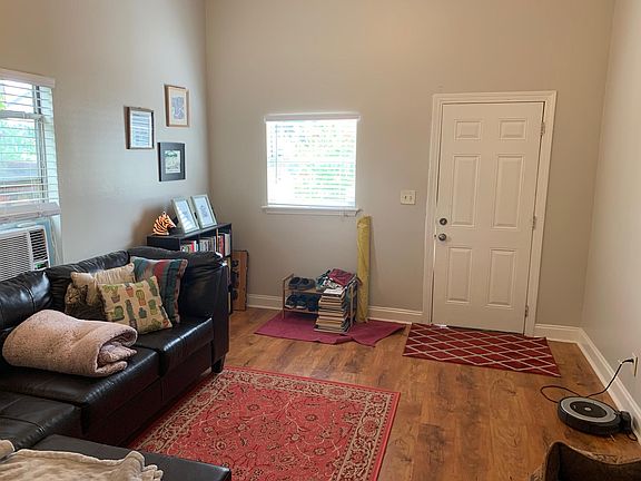 4th image of 518 Tricou St